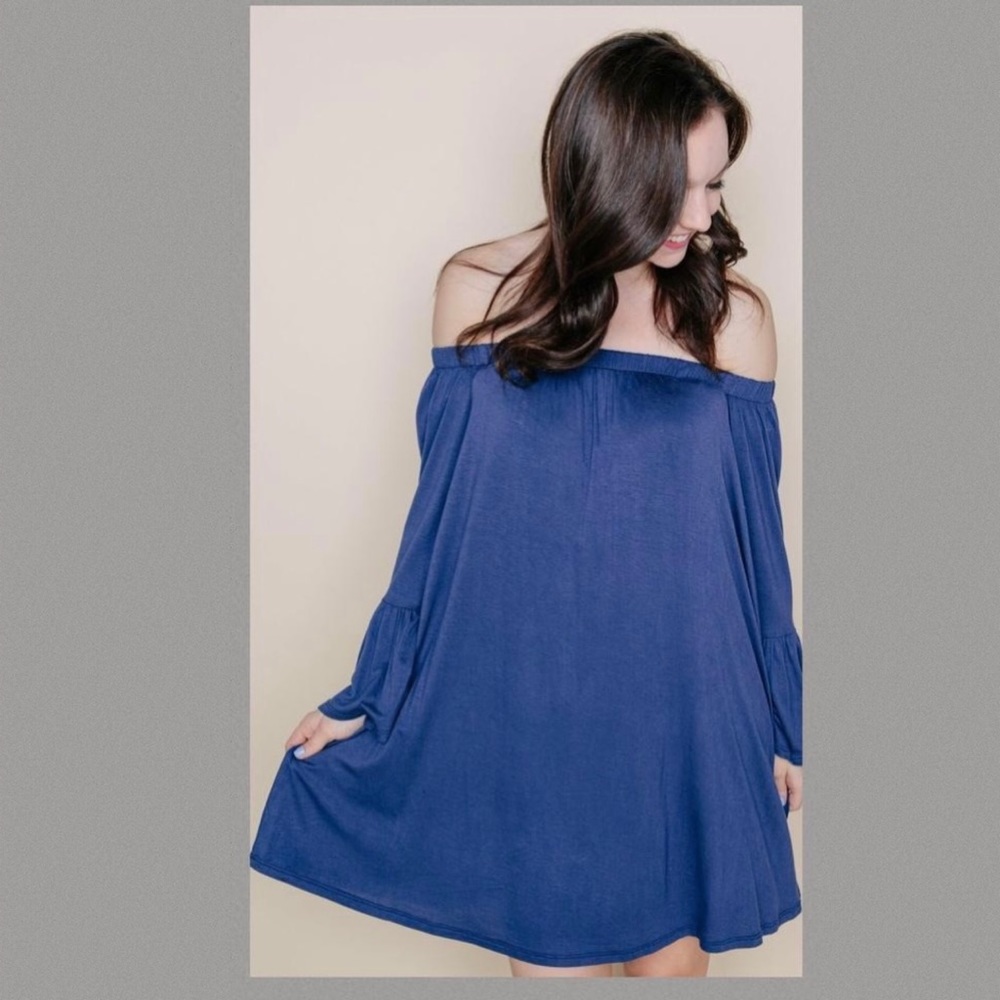 NWT Amelia James Coachella Bell Sleeves